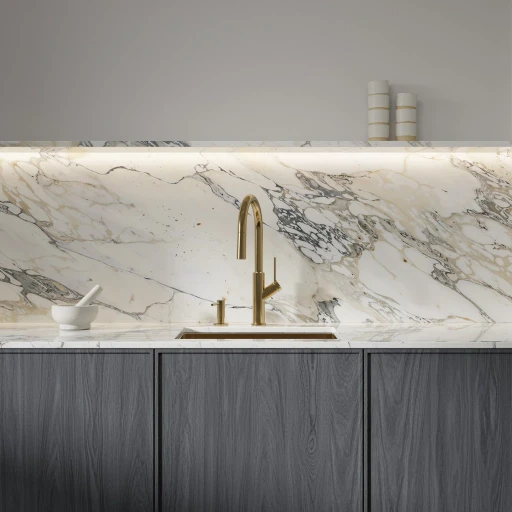 Bend Küchenarmatur mit ausziehbarem Auslauf Messing gebürstet (BSB)