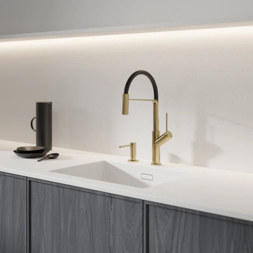 Vita Küchenarmatur mit ausziehbarem Auslauf Messing gebürstet (BSB)